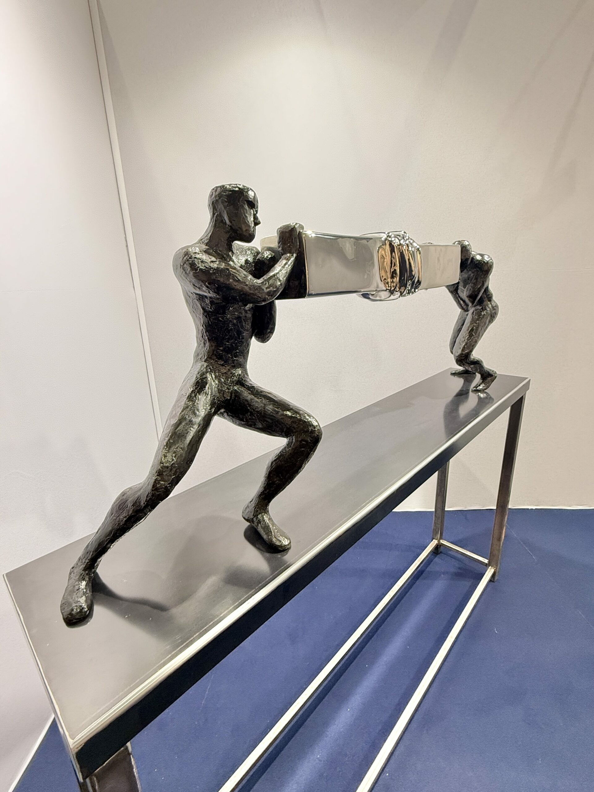 Sculpture contemporaine de Fabrice Dal'Secco exposée à la Galerie Esquina à Dinan