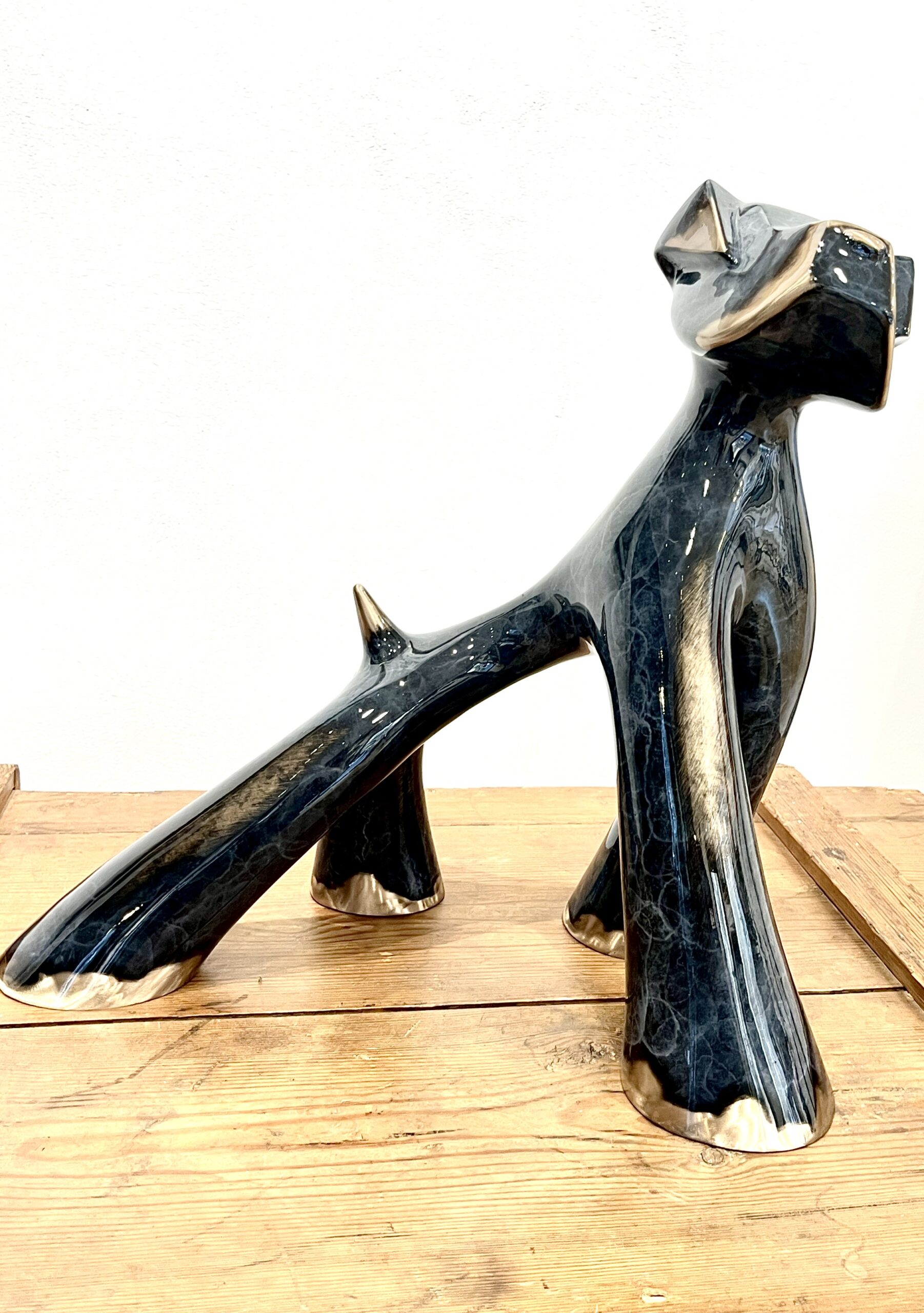 Œuvre en bronze de Lolek exposée à la Galerie Esquina à Dinan