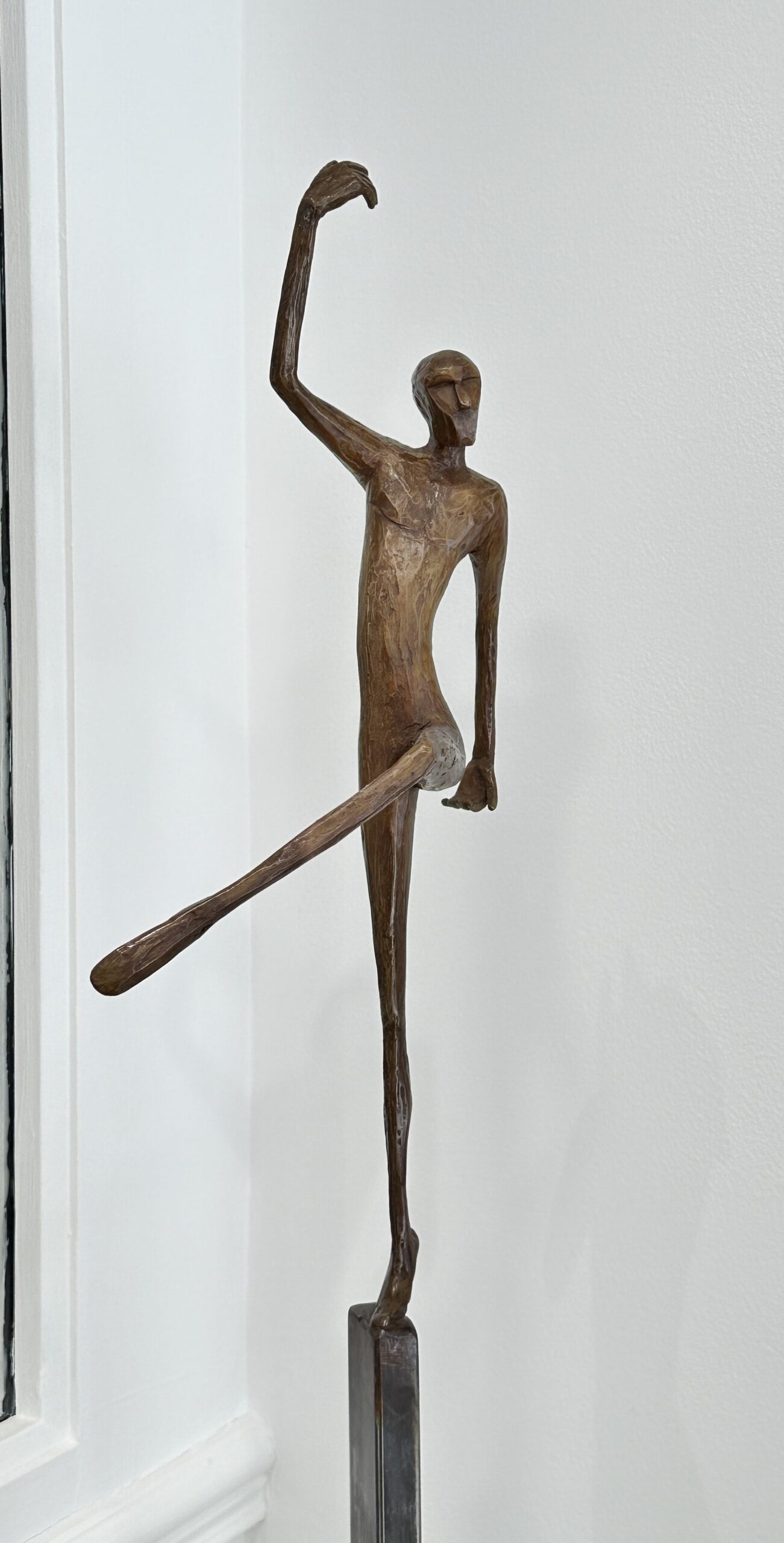 Sculpture contemporaine de Fabrice Dal'Secco exposée à la Galerie Esquina à Dinan