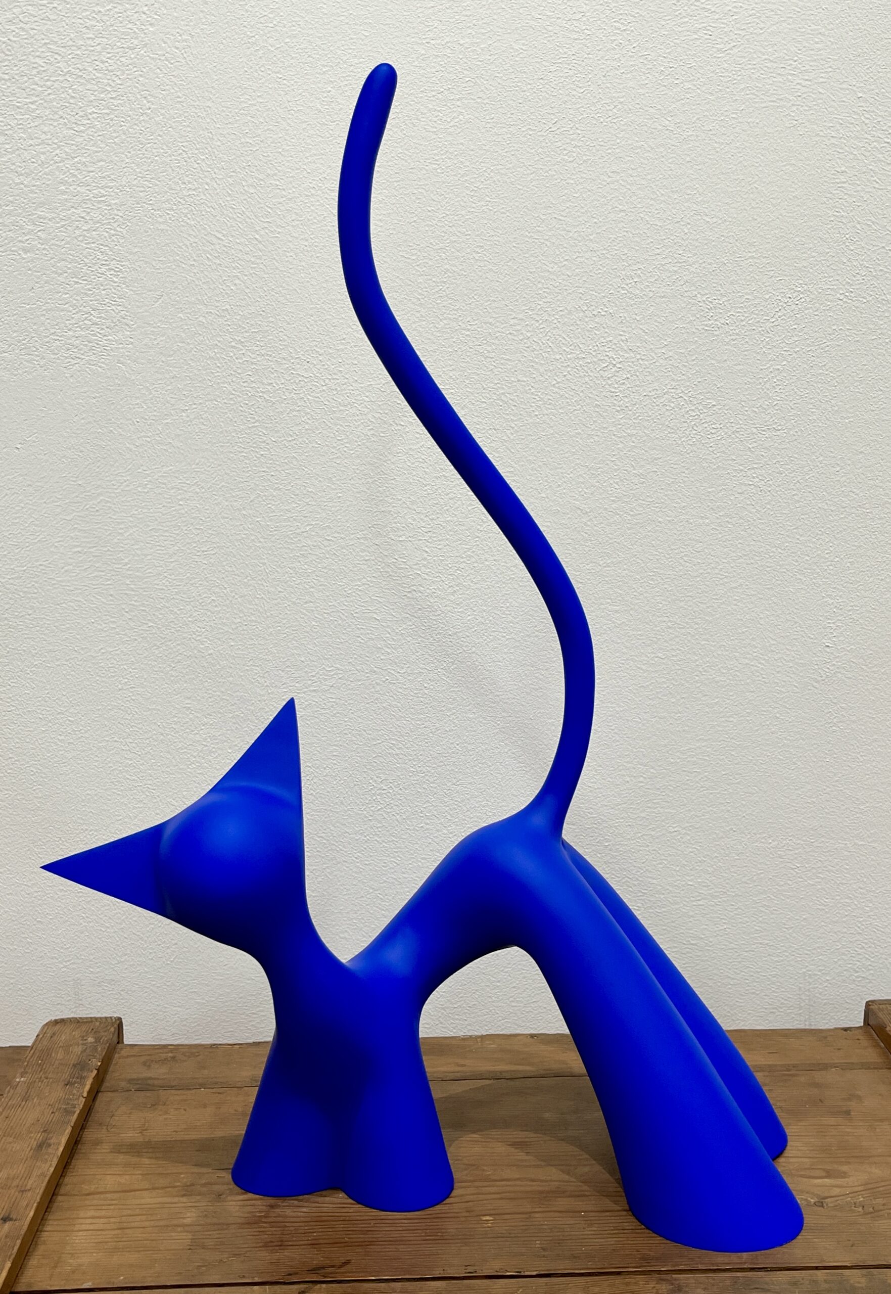 Œuvre en bronze de Lolek exposée à la Galerie Esquina à Dinan