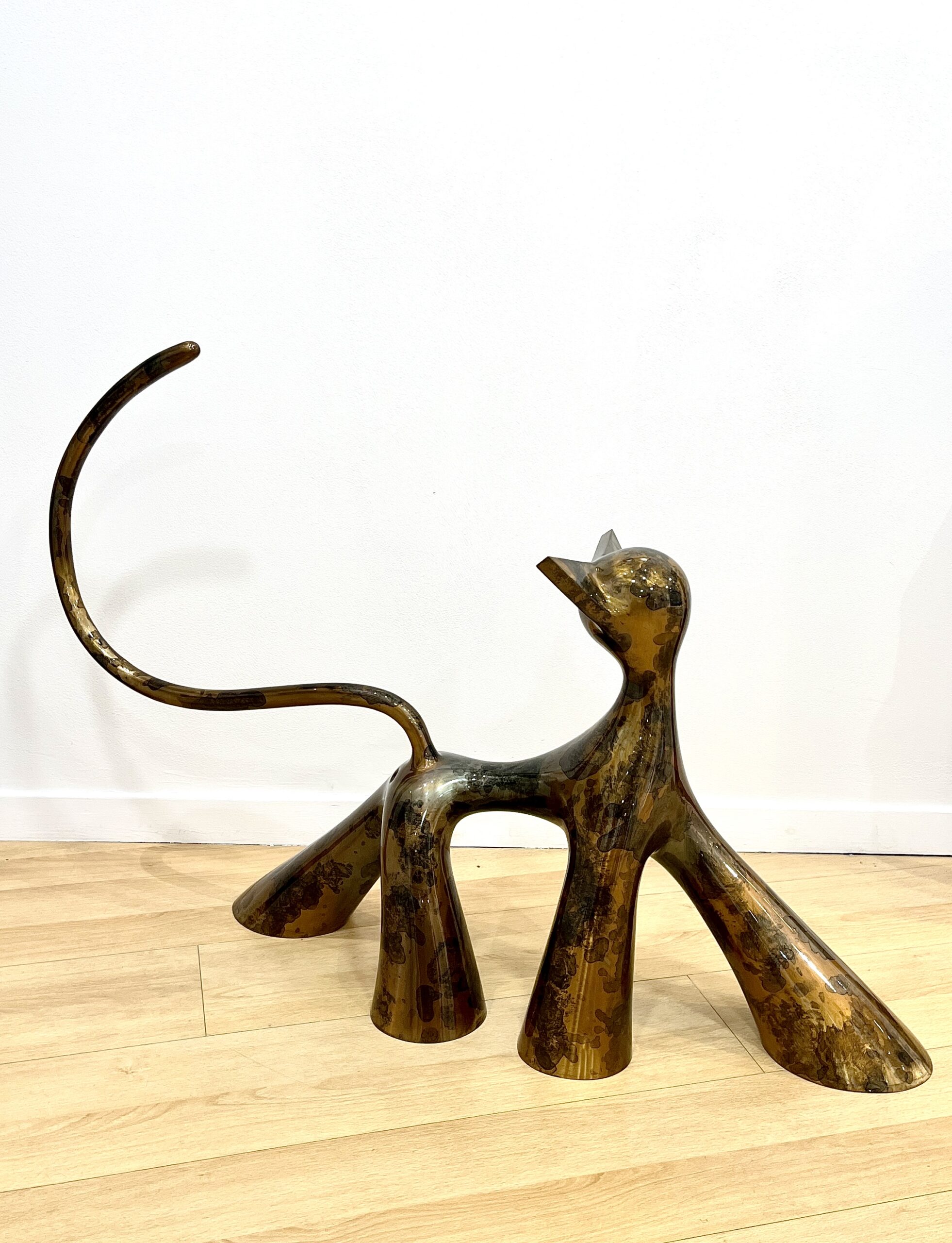 Œuvre en bronze de Lolek exposée à la Galerie Esquina à Dinan