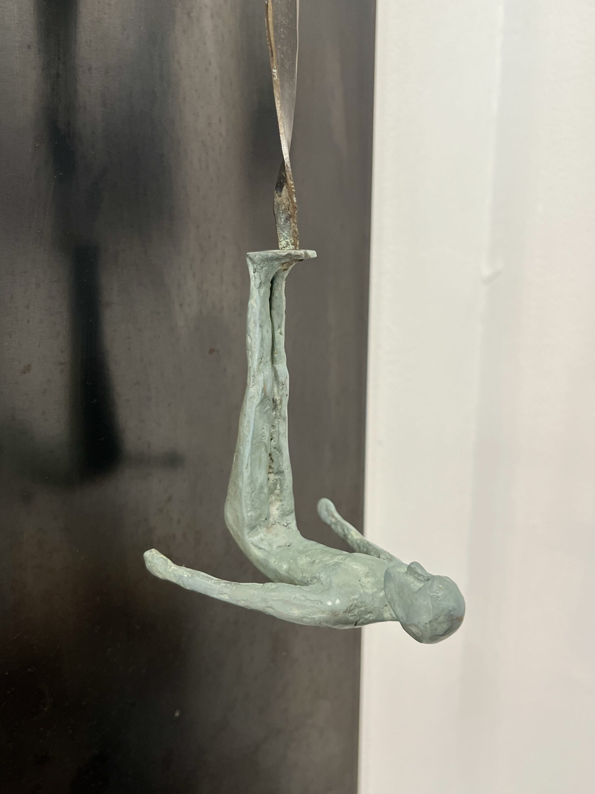 Sculpture contemporaine de Fabrice Dal'Secco exposée à la Galerie Esquina à Dinan