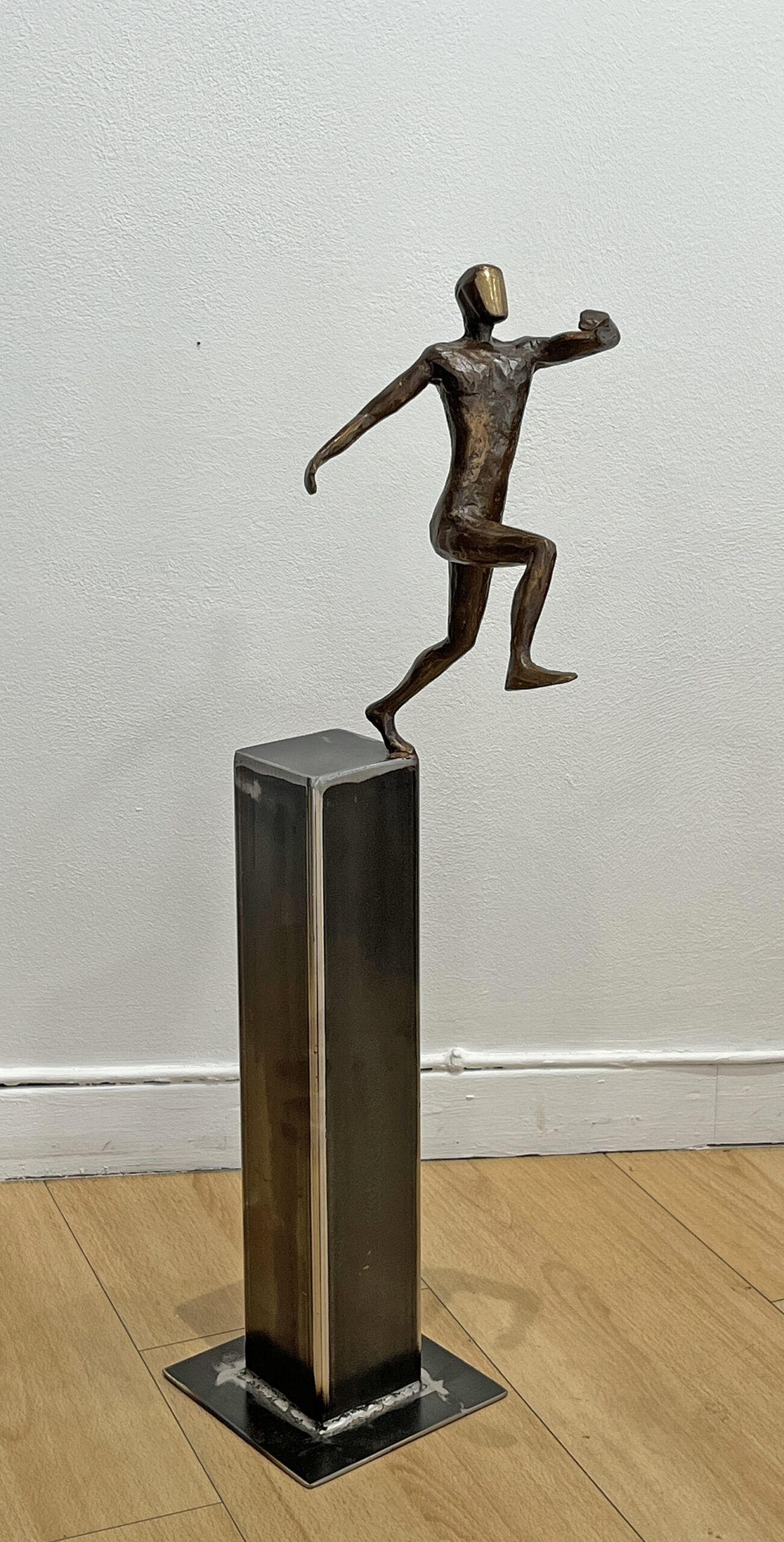 Sculpture contemporaine de Fabrice Dal'Secco exposée à la Galerie Esquina à Dinan