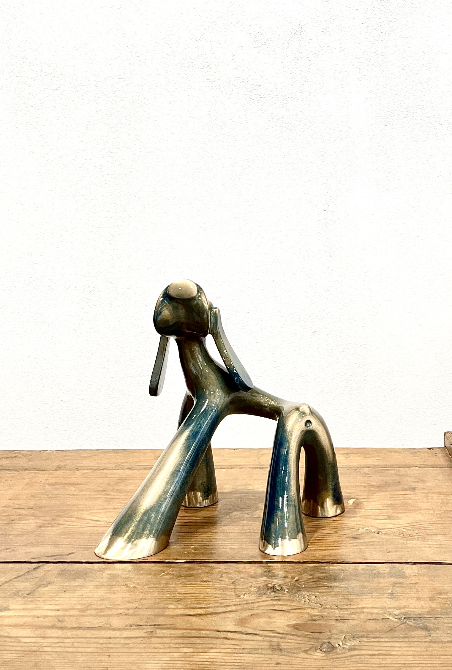 Œuvre en bronze de Lolek exposée à la Galerie Esquina à Dinan