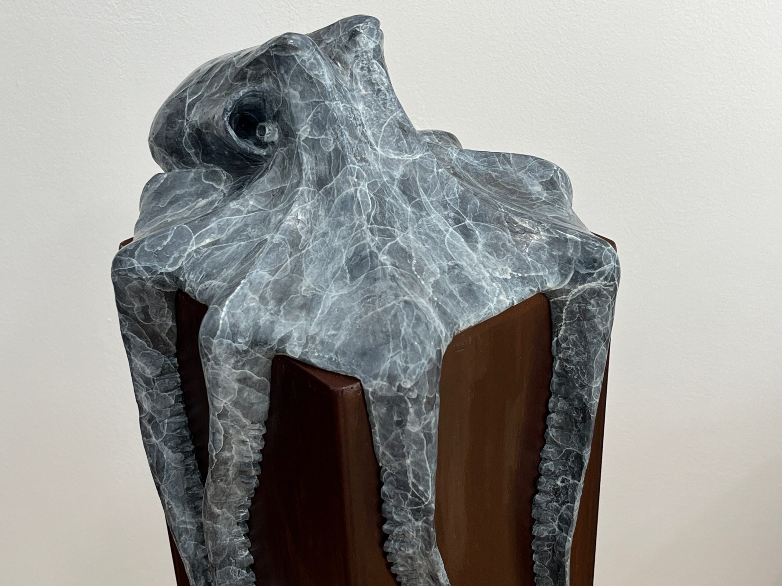 Sculpture contemporaine de Fabrice Dal'Secco exposée à la Galerie Esquina à Dinan