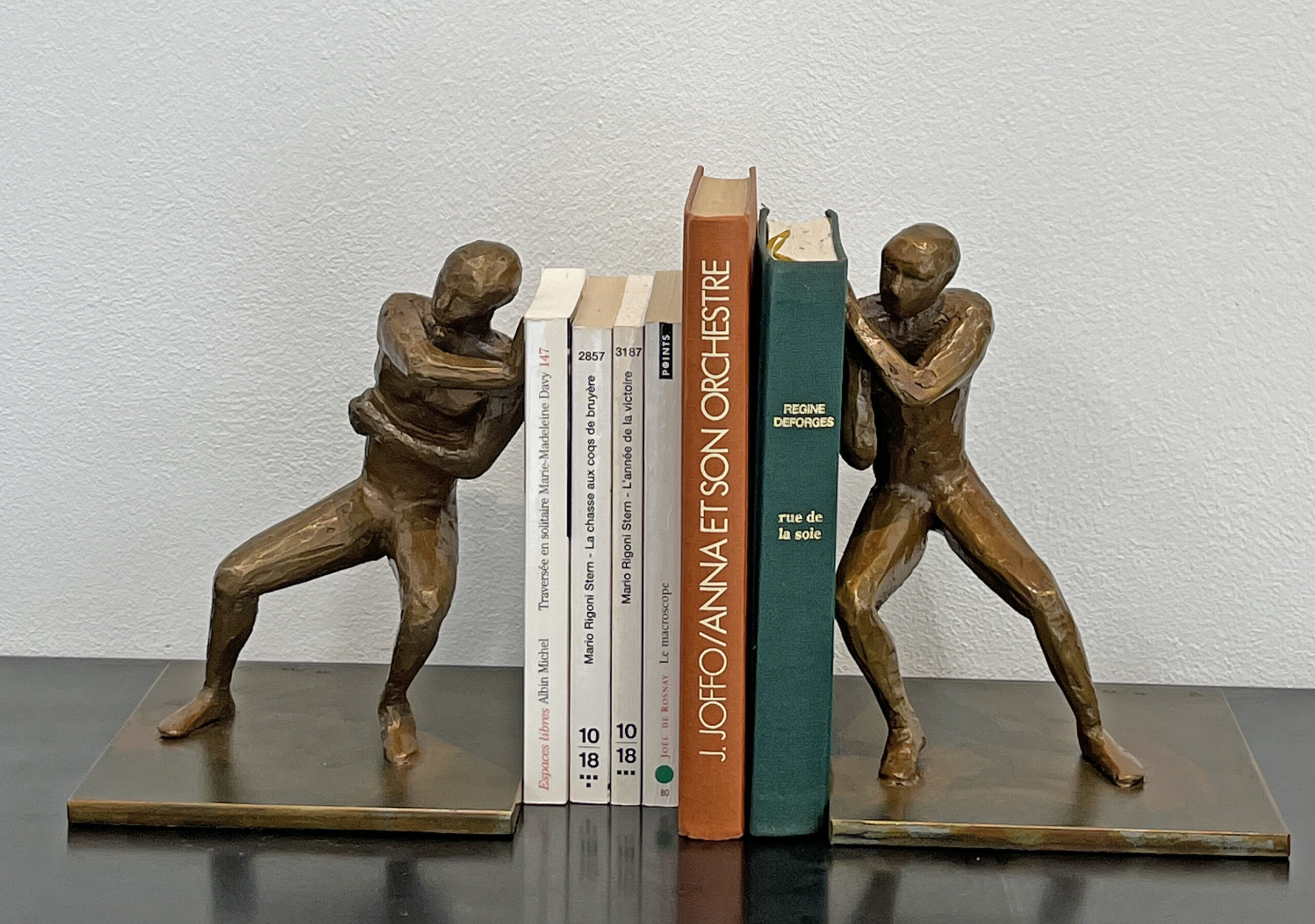 Sculpture contemporaine de Fabrice Dal'Secco exposée à la Galerie Esquina à Dinan